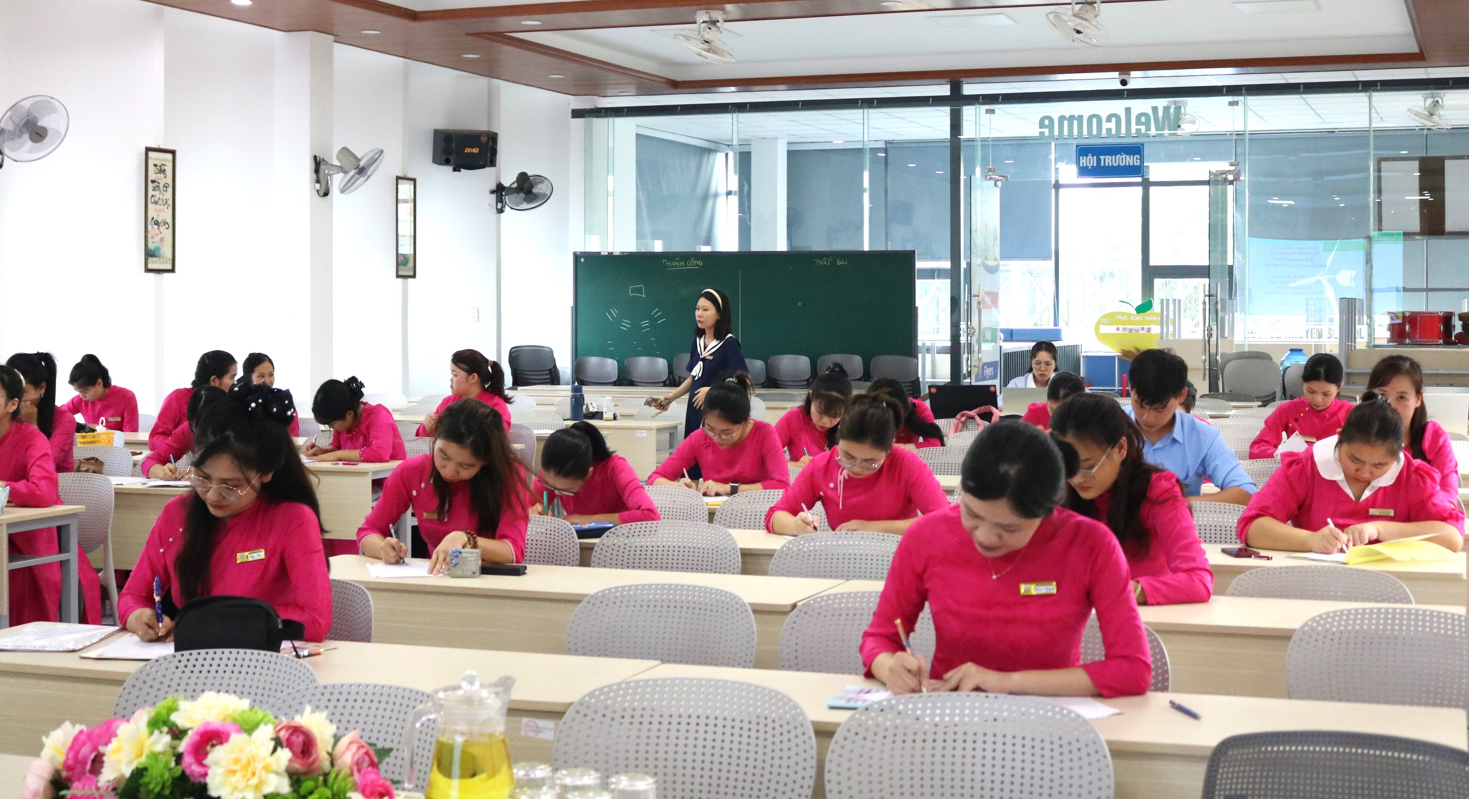 CUỘC THI VIẾT CHỮ ĐẸP “NÉT BÚT NHÀ GIÁO”  TÔN VINH NÉT ĐẸP NGHỀ DẠY HỌC