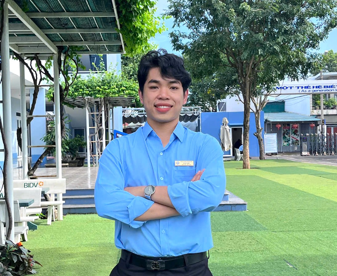 Thầy Võ Bá Toàn - GV Tiếng Anh